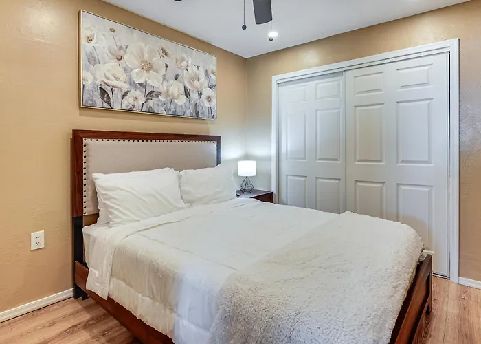 3 Mi To Lookout Mtn! Gem W/ Fire Pit + Fenced Yard