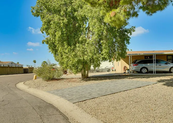 3 Mi To Lookout Mtn! Gem W/ Fire Pit + Fenced Yard * Phoenix